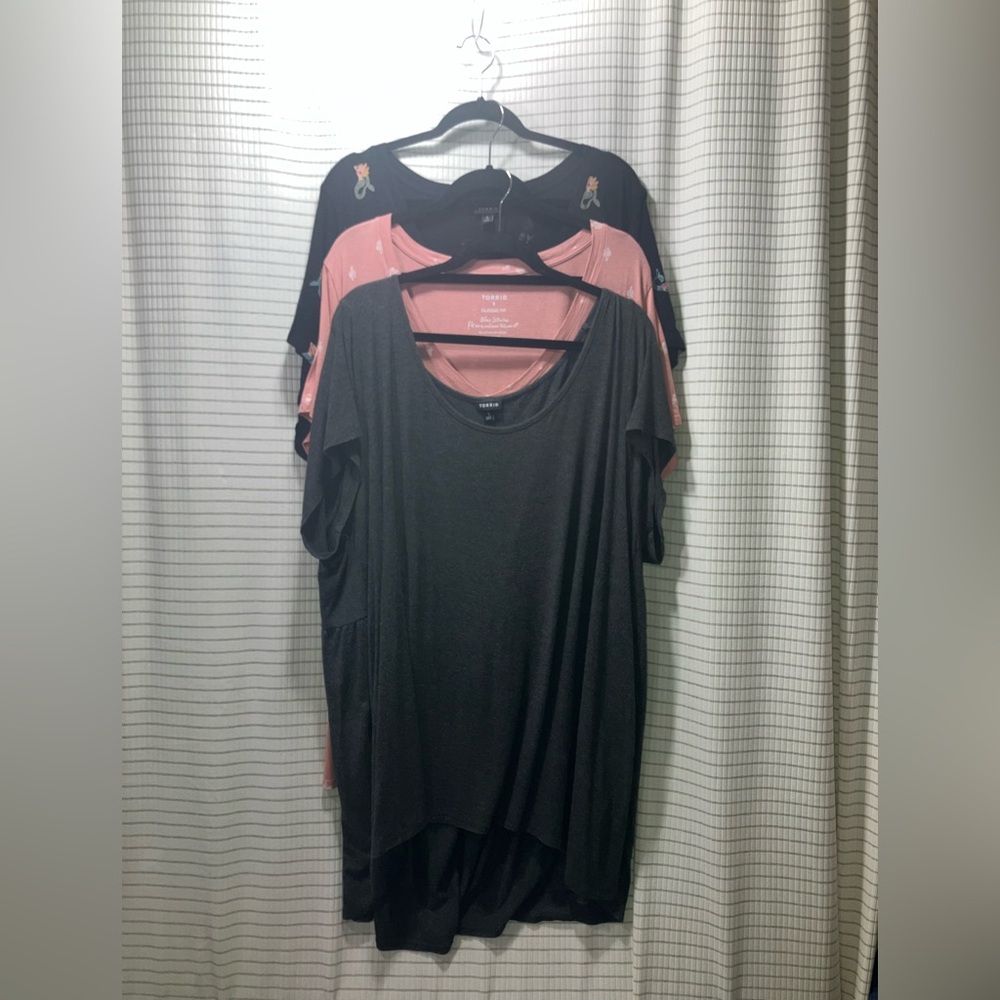 Bundle of 3 Torrid tees size 5